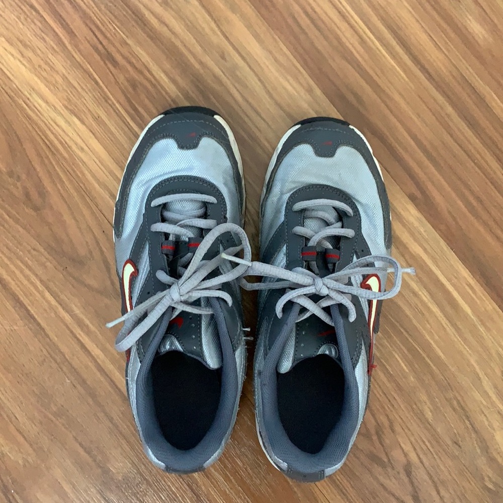 unisex nike sneakers